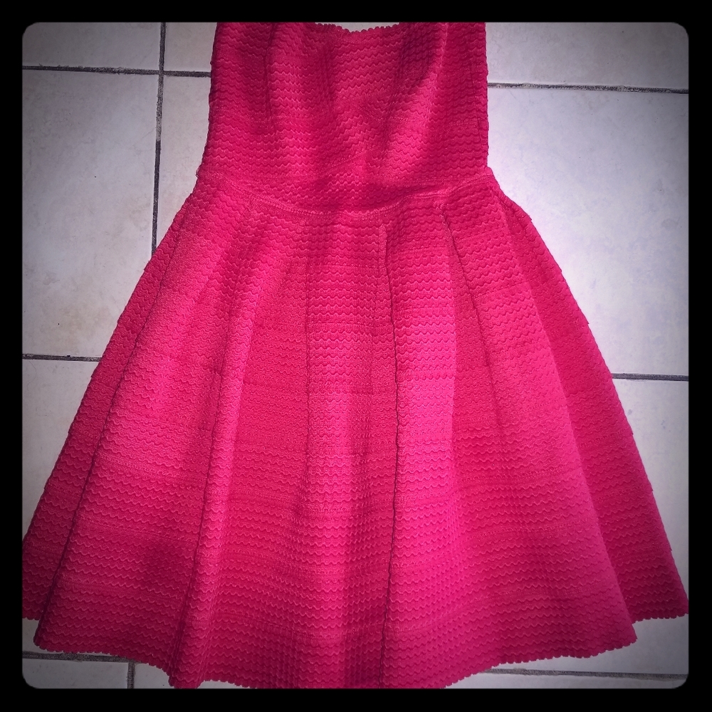 Beautiful  ted strapless skater dress.